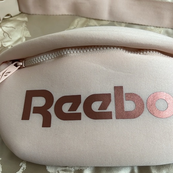 REEBOK FANNY PACK PINK SUPER CUTE - Picture 2 of 14